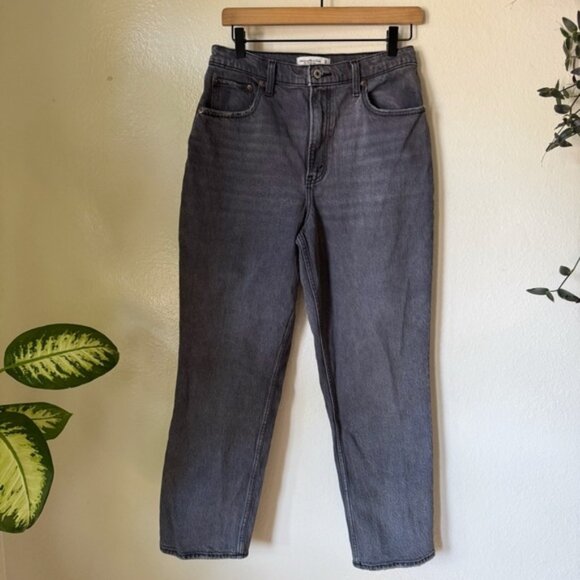 Abercrombie | Curve Love Ultra High Rise 90s Straight Jeans - Picture 1 of 7